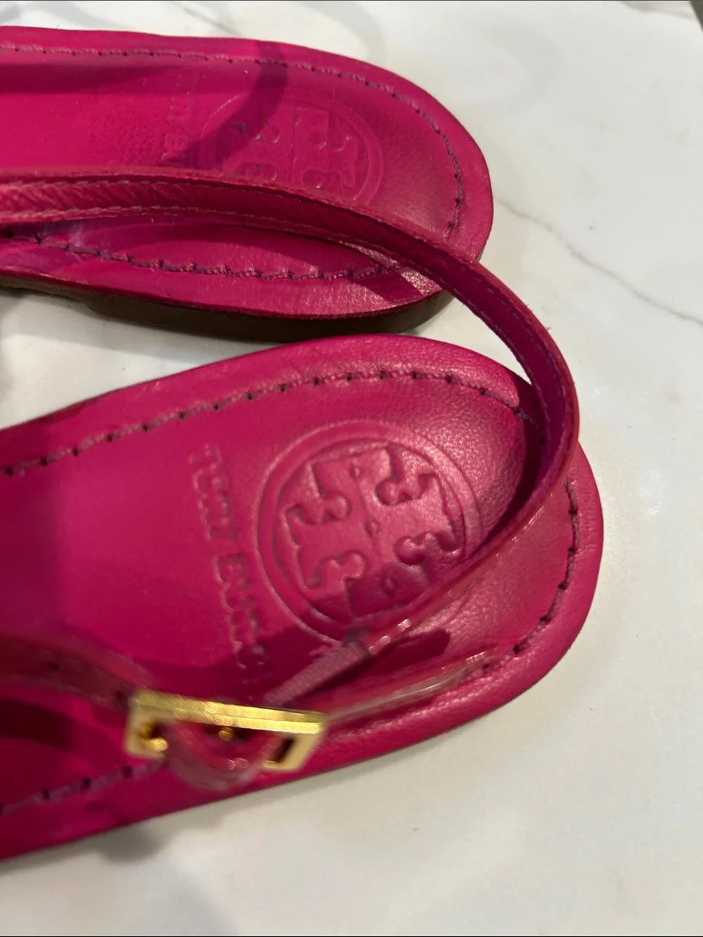 Tory Burch Hot Pink Patent Leather Logo Thong Sandals - Picture 2 of 5